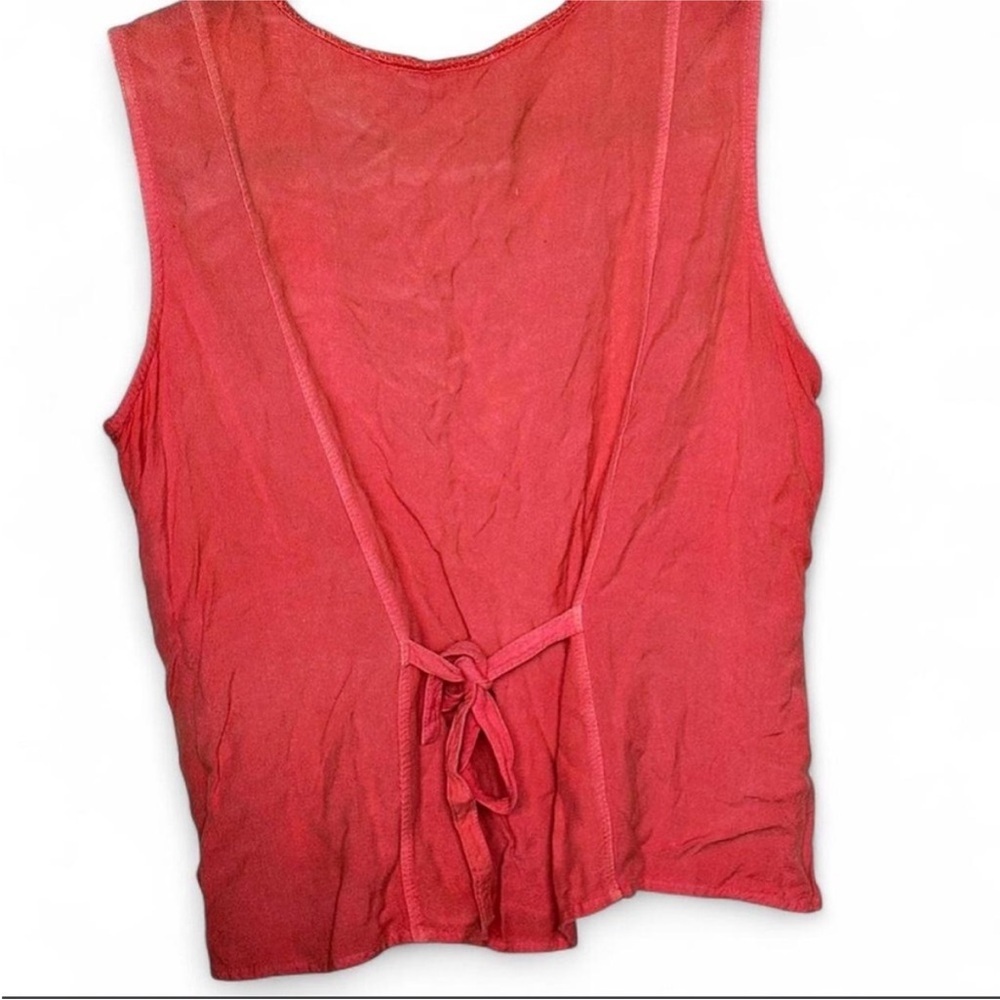 Papa Vancouver Sleeveless Embroidered Coral Button-Front Top - Picture 7 of 9